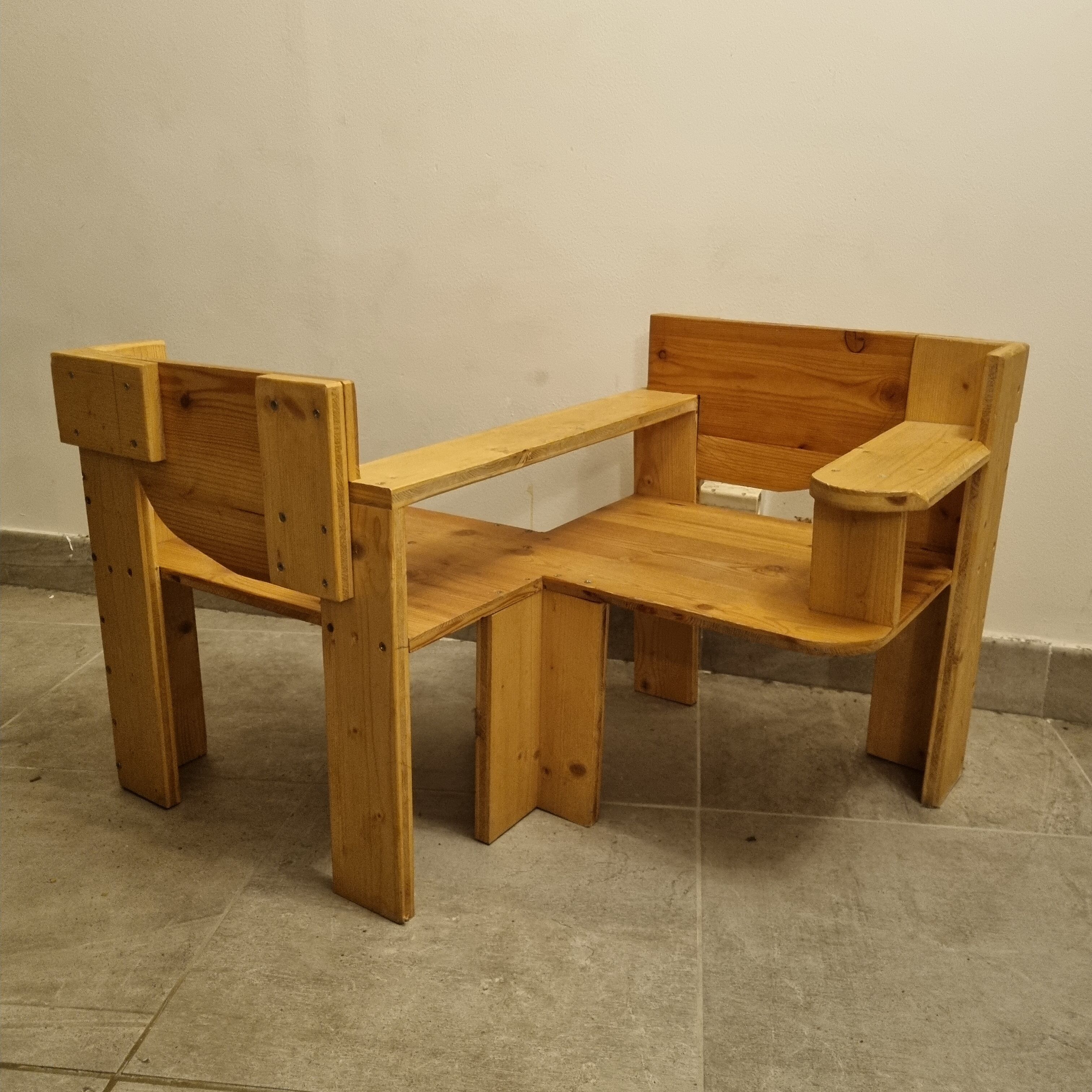 Confidant armchair for children