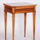 Table d'appoint Biedermeier en noyer, années 1820