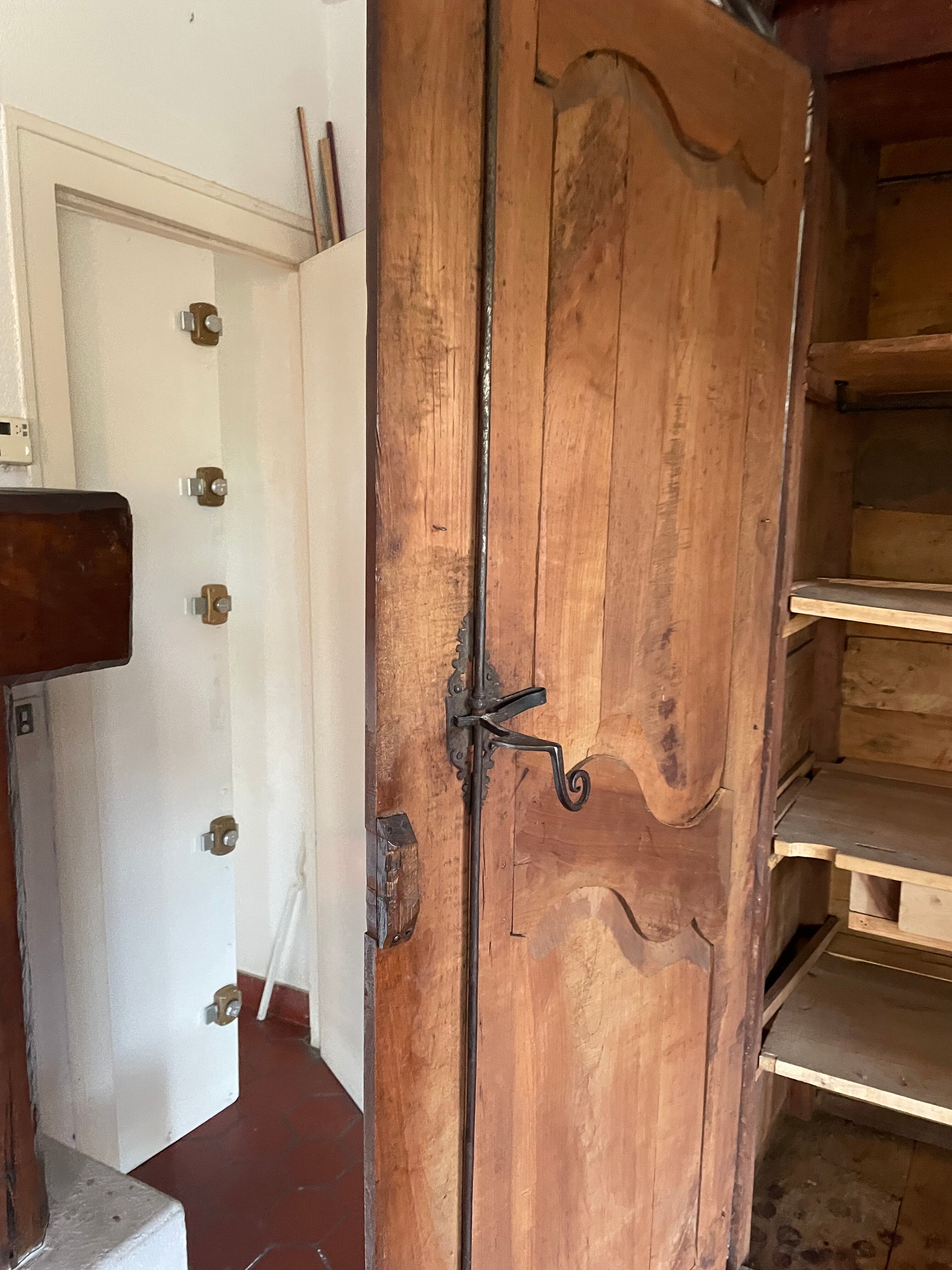 Armoire Louis Xv en noyer