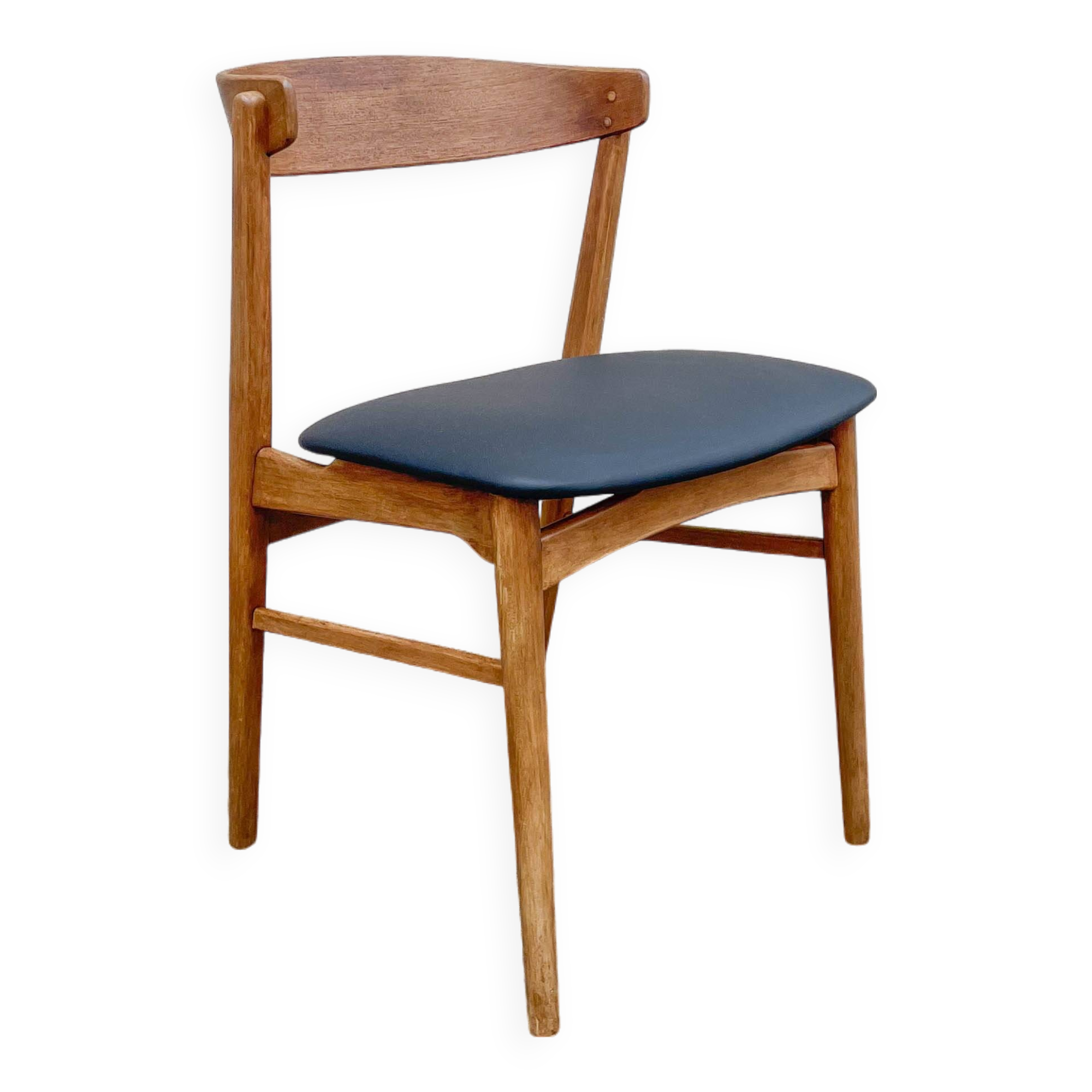 Scandinavian chair
