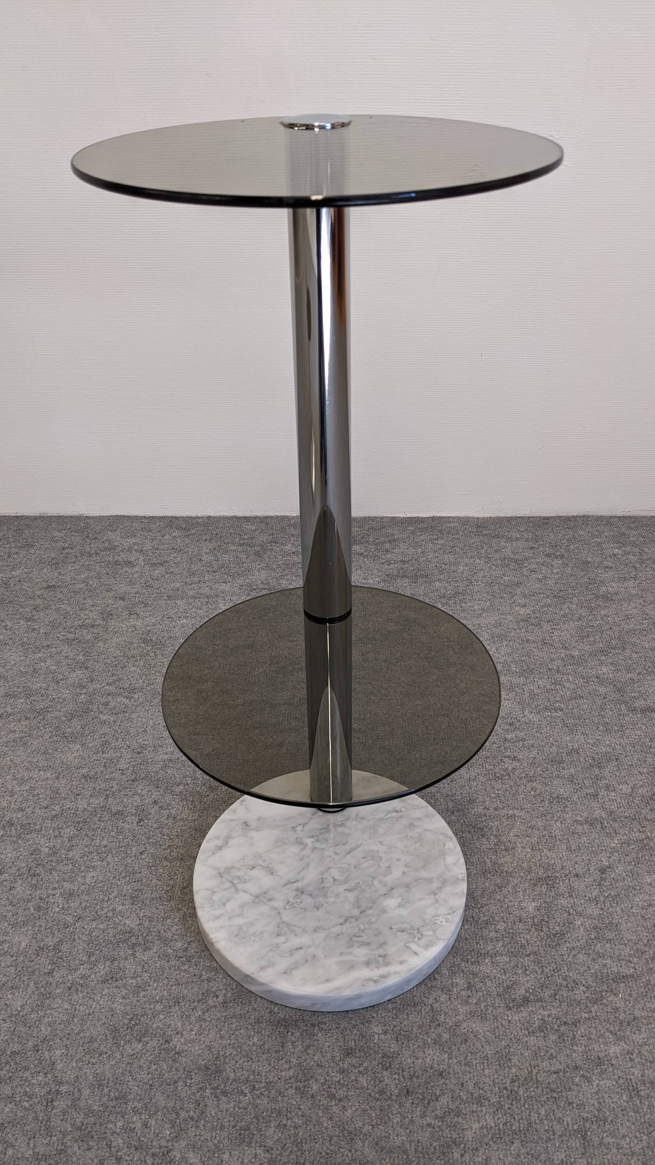Pair of side tables or end tables Space Age, France circa 1970.