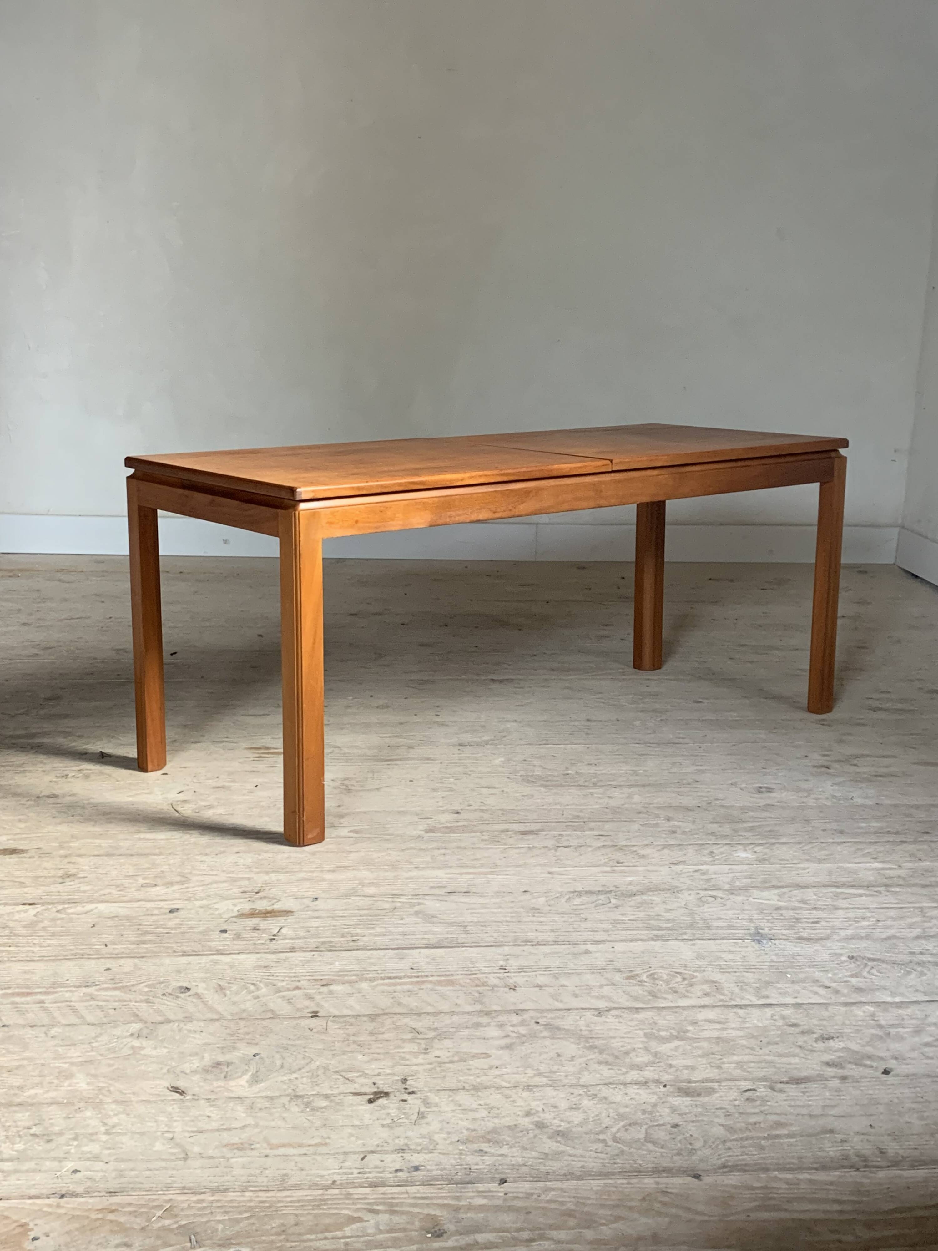 Vintage teak extendable coffee table