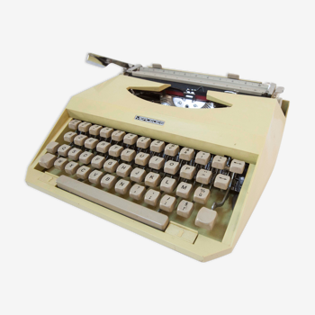 Mercedes character typewriter elite 1969