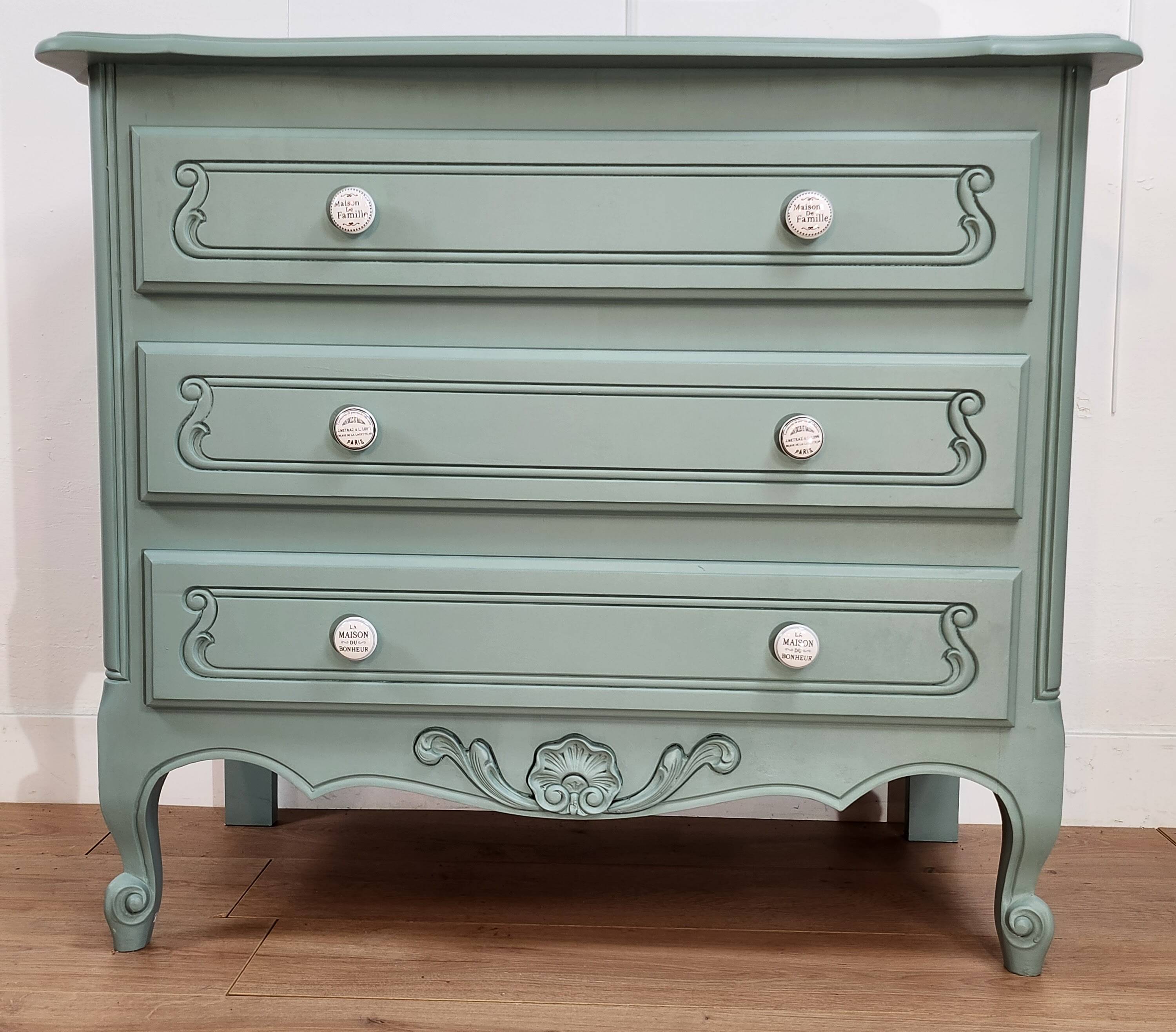 Chest of drawers with 3 drawers