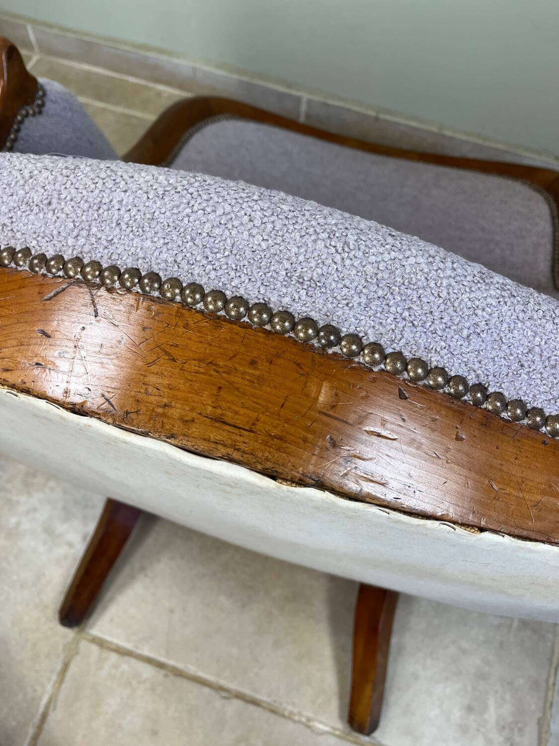 Fauteuil Louis Philippe  en bois et tissu lilas