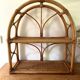 Étagère "Arche" en Rotin & Cannage – Vintage 1970