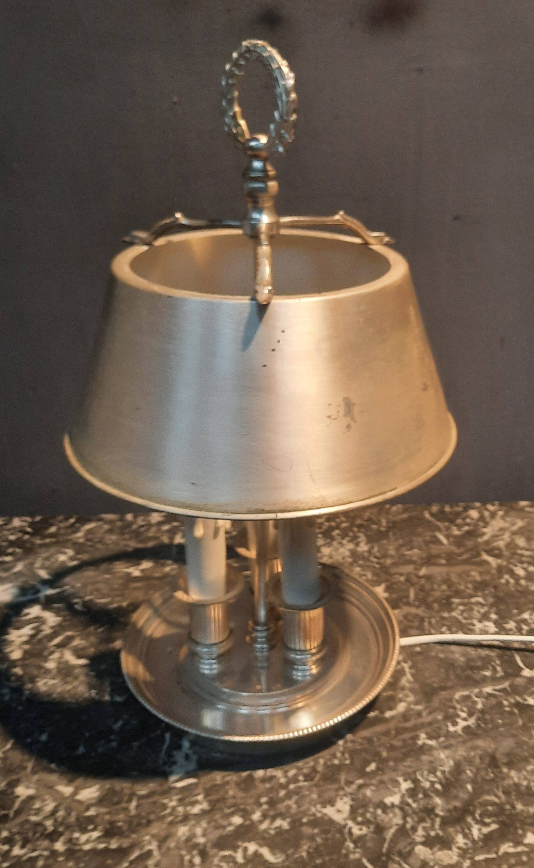 Lampe bouillotte de style  Louis XVI