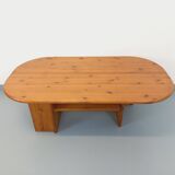 Vintage oval rectangular modernist coffee table in solid pine from the years.