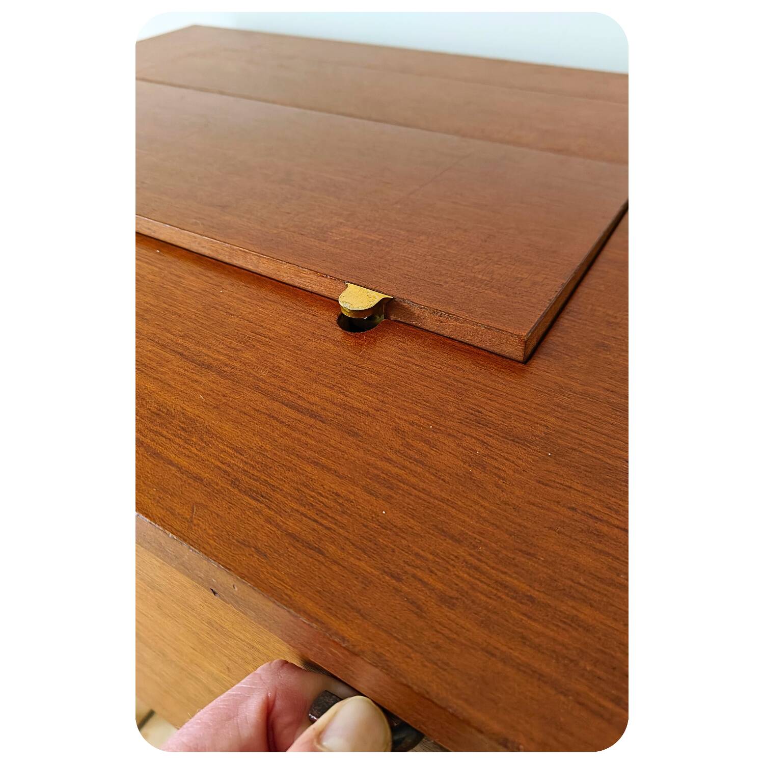 Bureau vintage compact