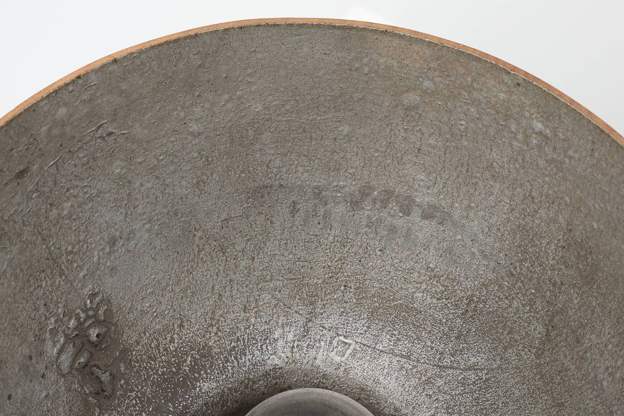 Lampe Art déco sculpturale en bois avec éclairage sur base carrée, vers 1920