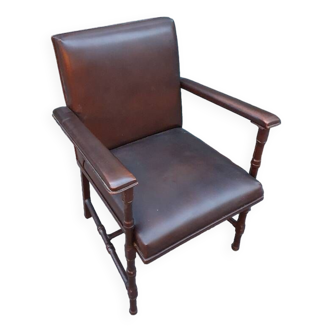Renaissance style armchair in leather and solid wood