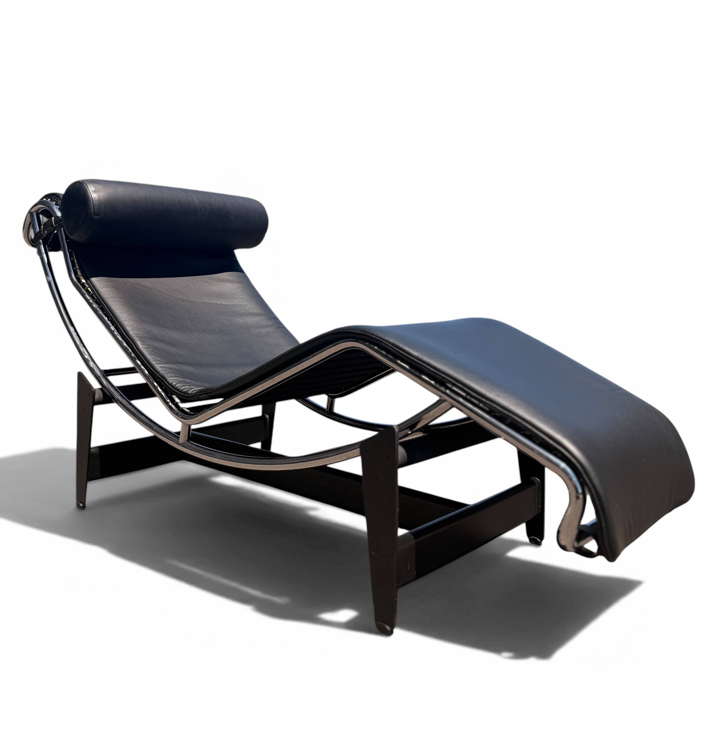 Chaise Longue LC4 Le Corbusier for Cassina — Original Black Leather (No. 114715)