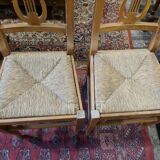 Lyre-shaped mulched chairs