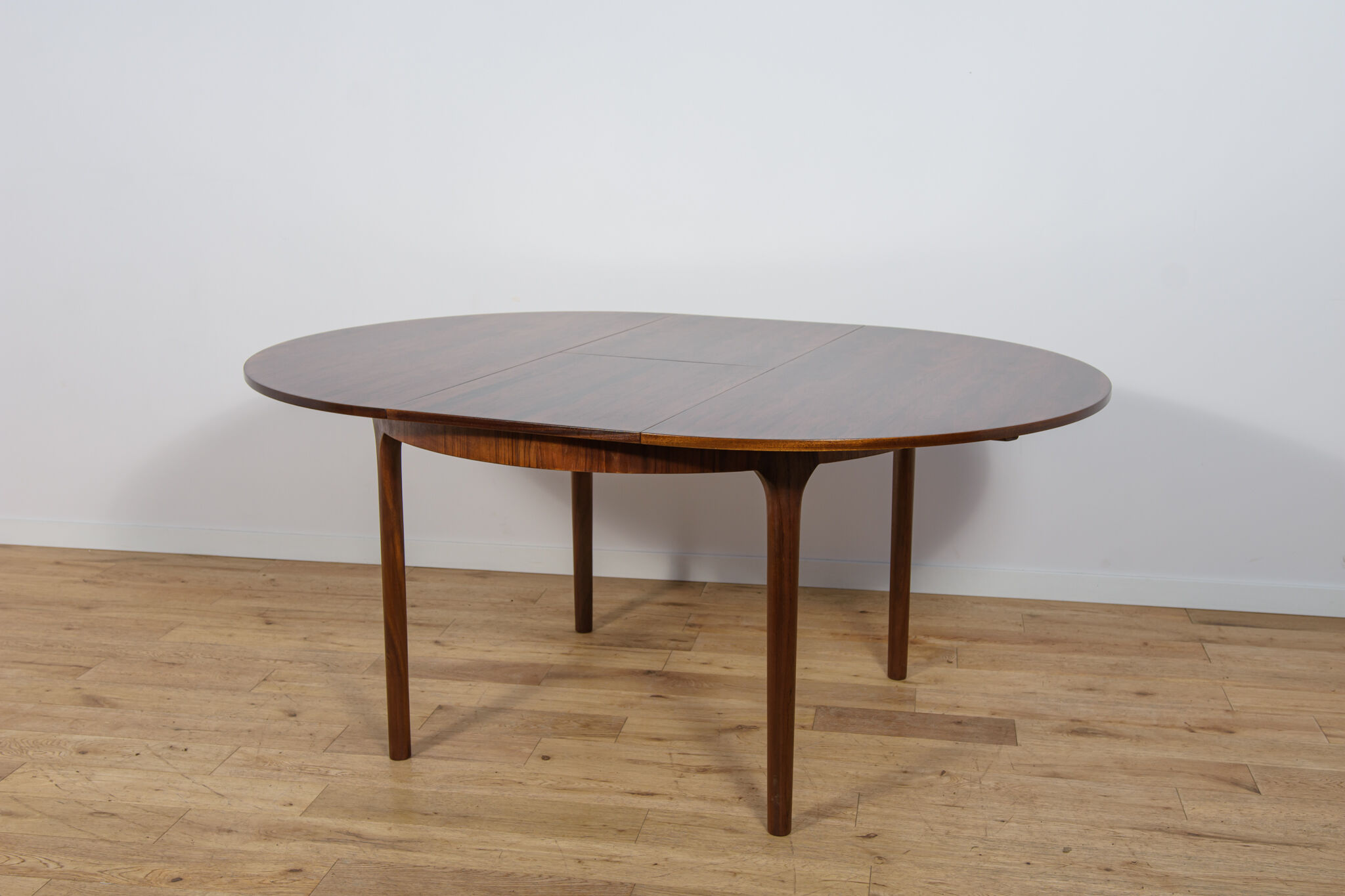 Mid-Century Round Rosewood Extendable Dining Table from McIntosh, United Kingdom, 1960s