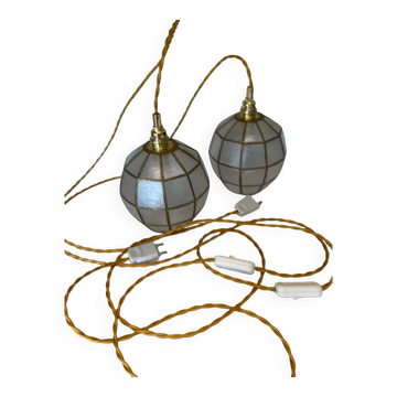 2 lampes baladeuses globes abats-jour nacre et laiton doré vintage