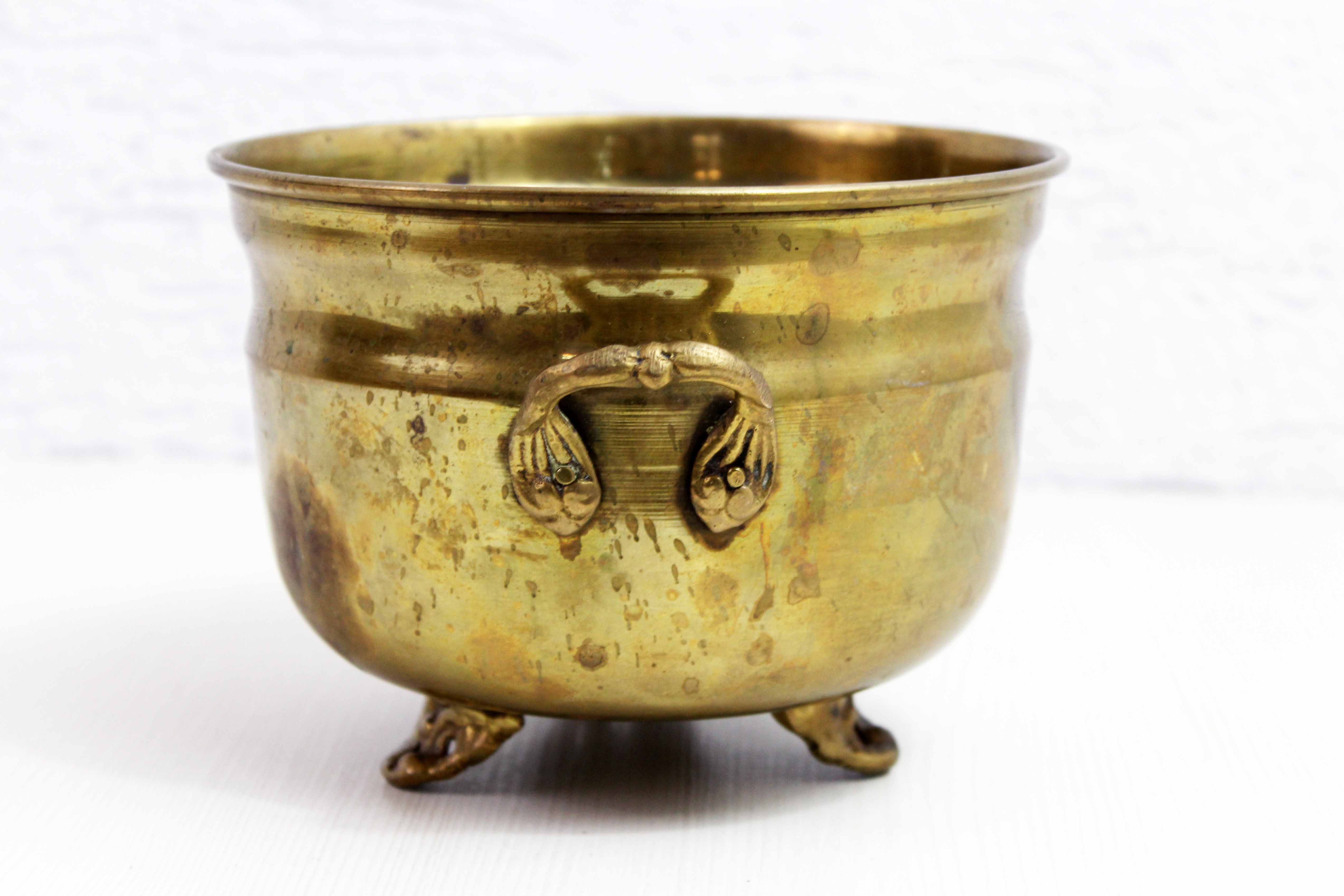 Cahce pot en laiton années 60