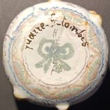 Pot en faïence de Nevers