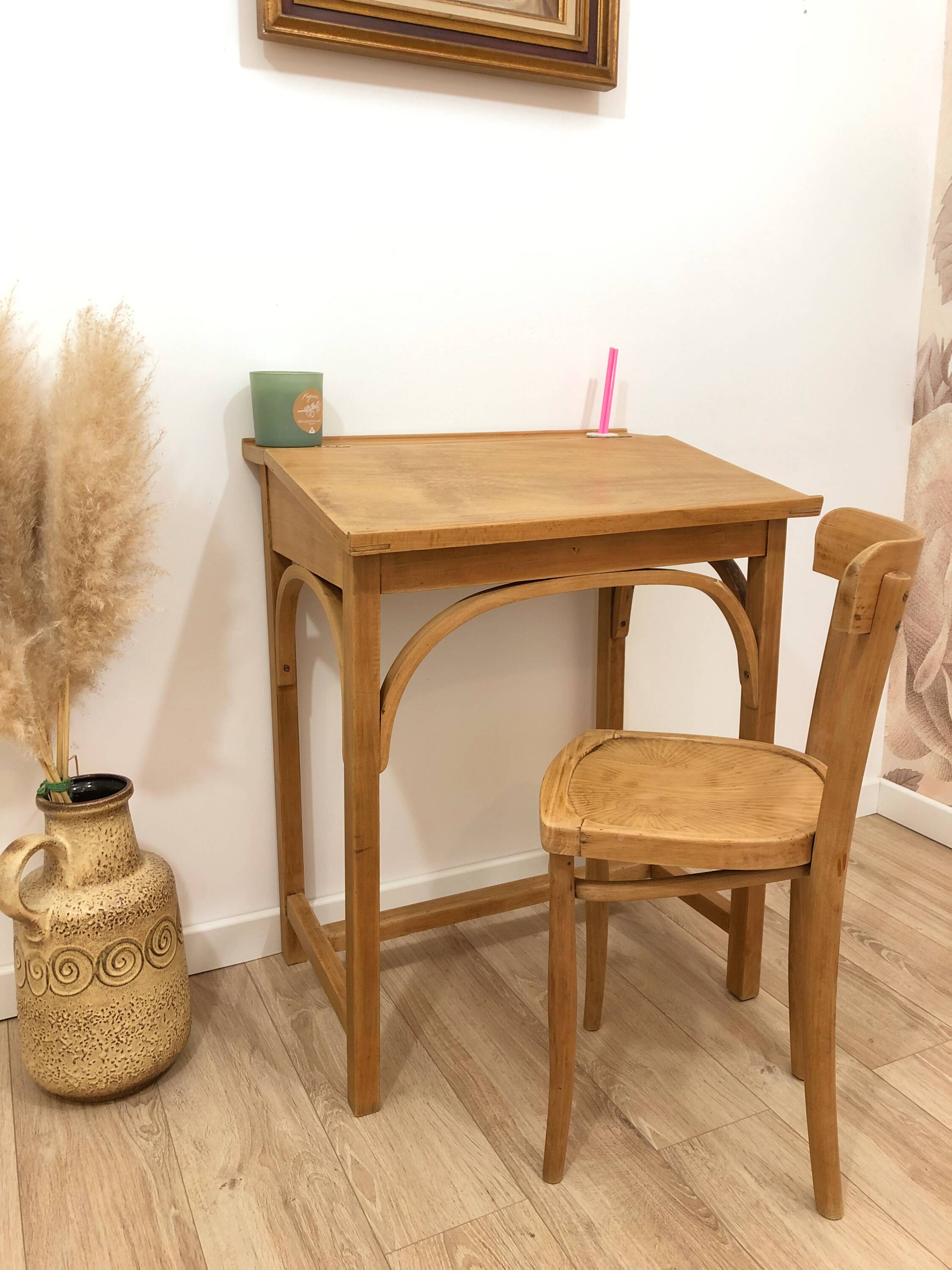 Children's desk/desk and chair from the 60s