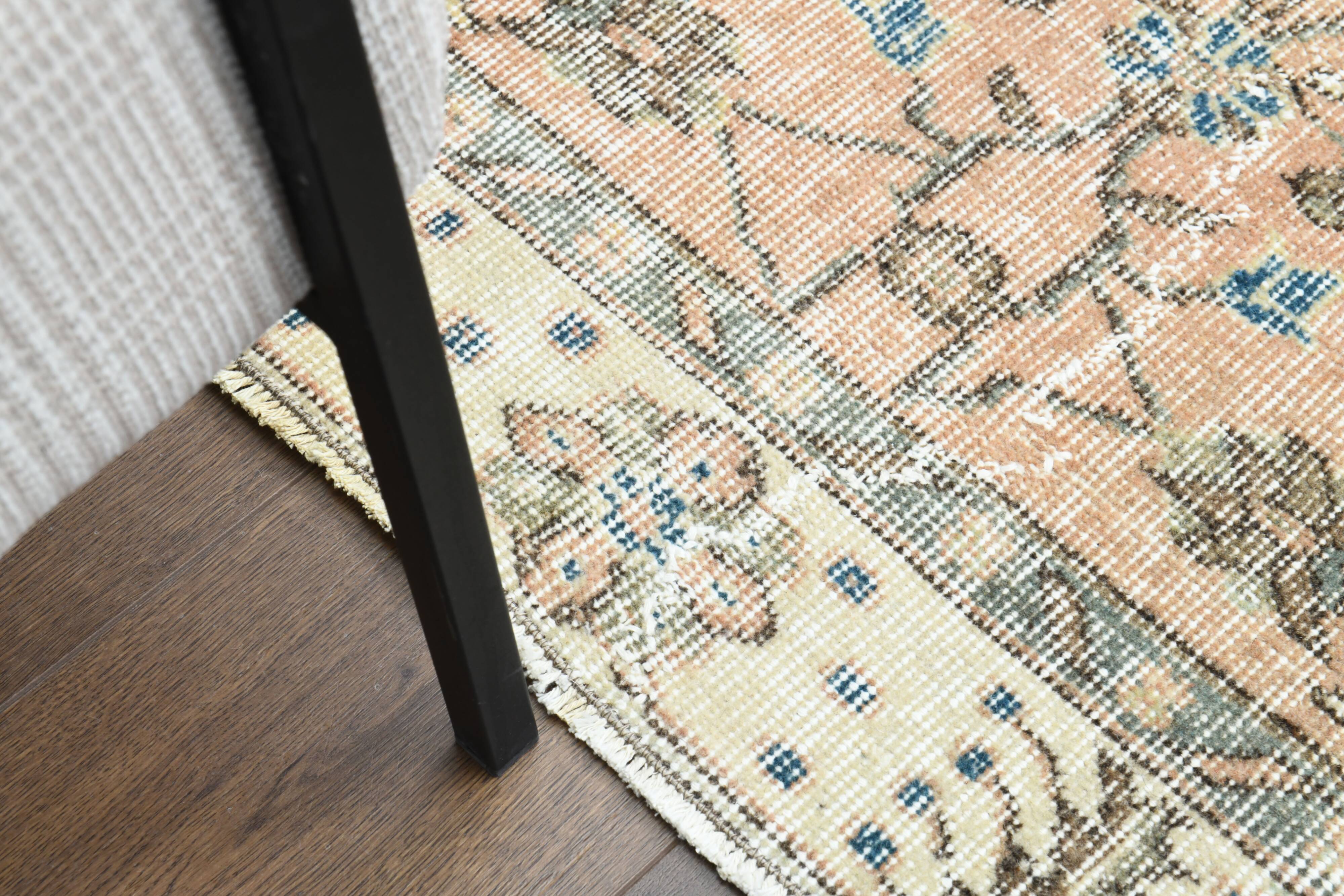 Handwoven vintage eastern carpet - 260x161cm