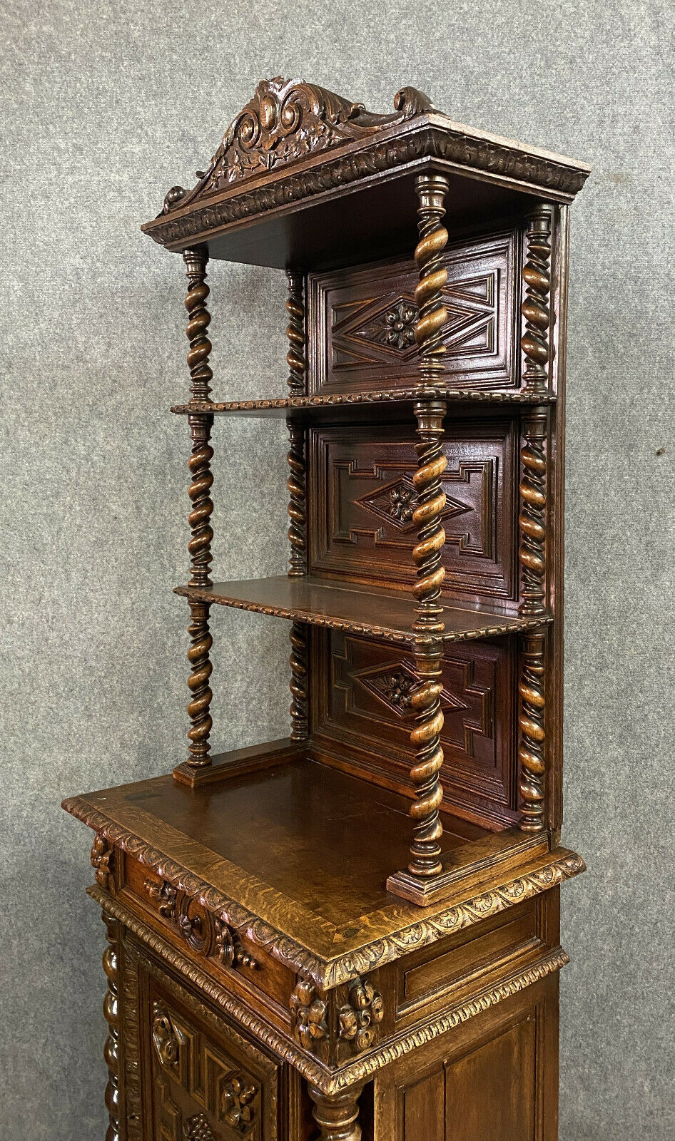 Furniture between two renaissance hunting lodge in solid oak around 1850.