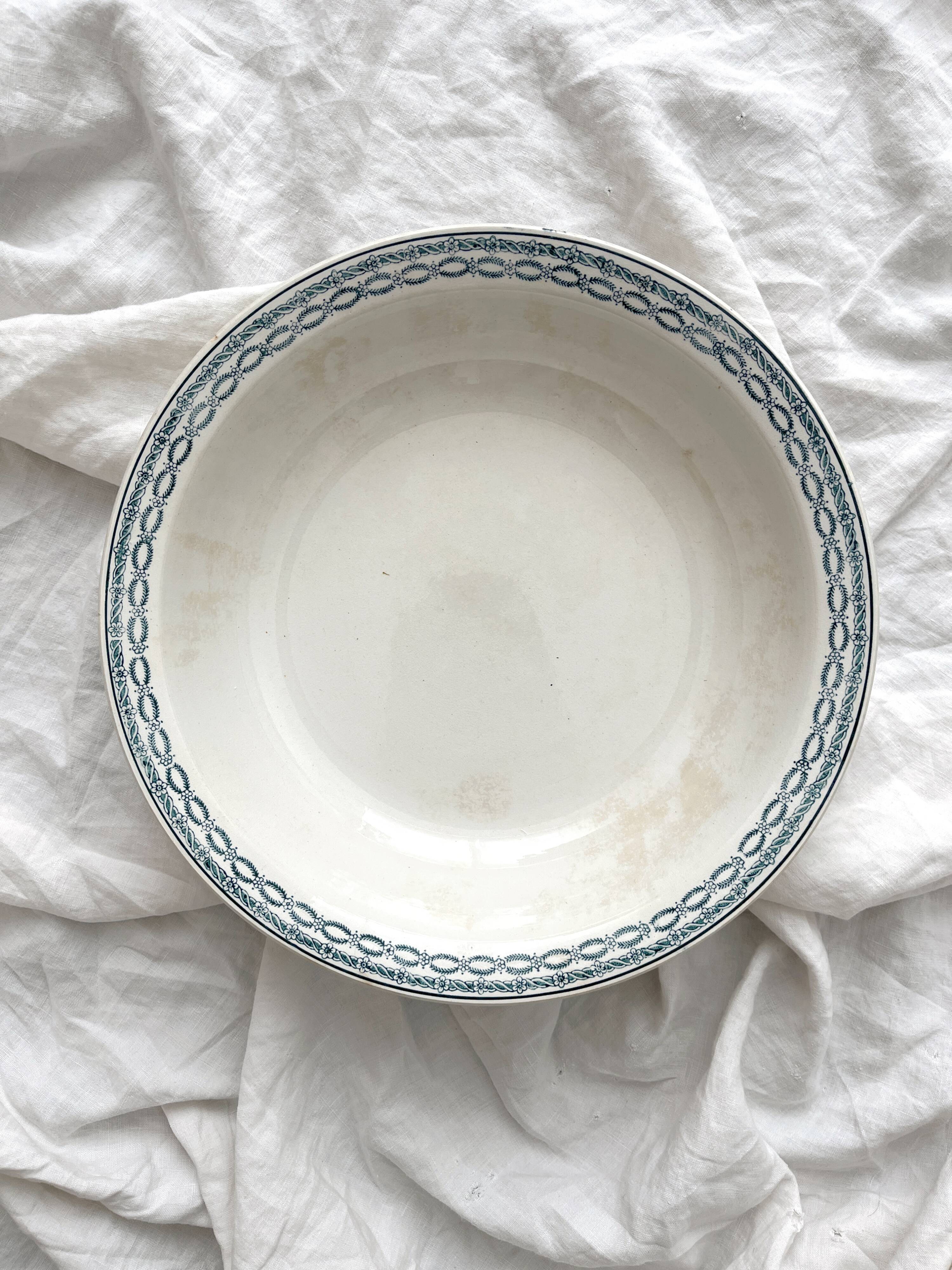 Ironstone dish, model 4014 Saint Amand