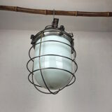 Grande suspension en métal et opaline