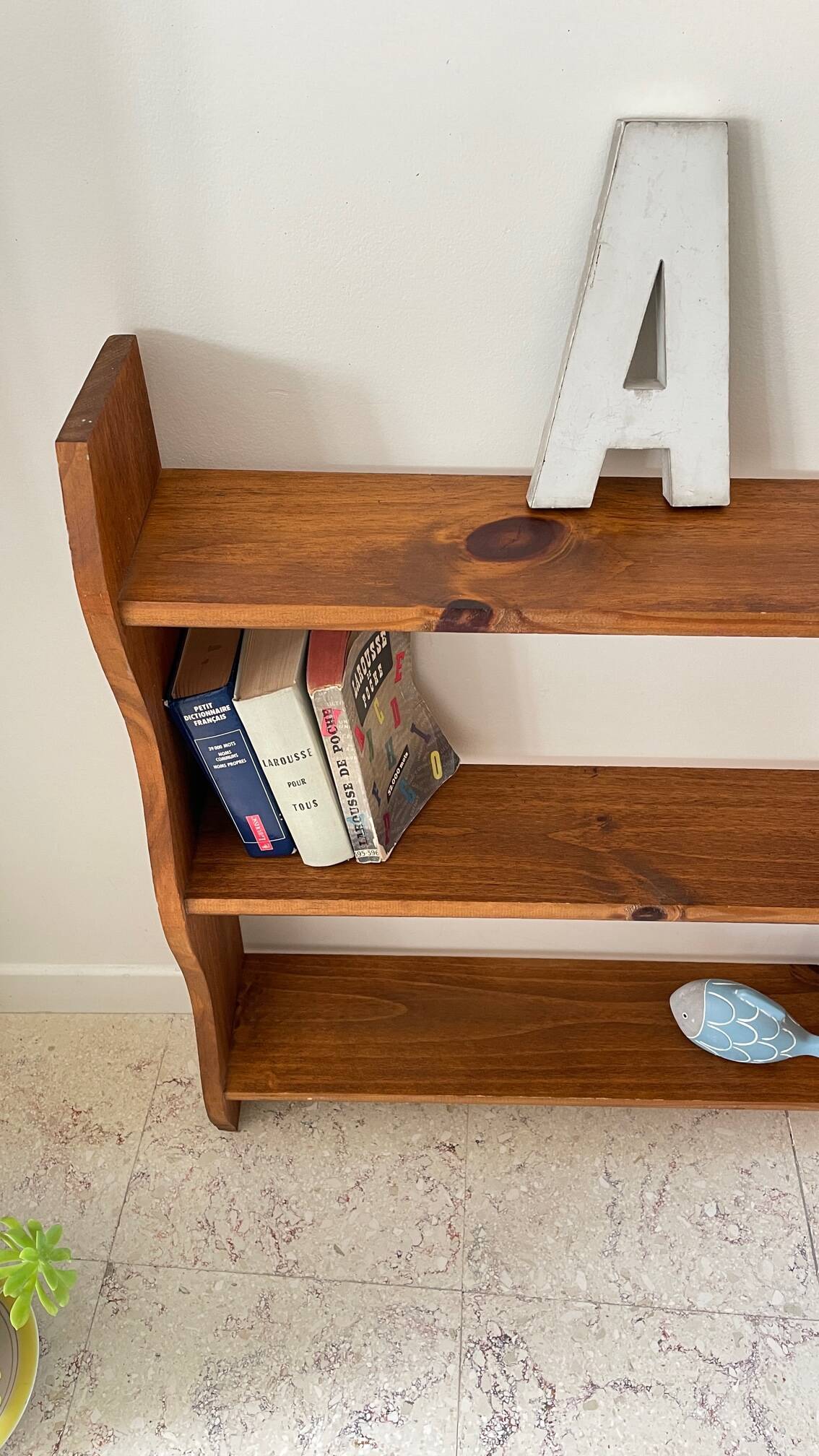 Shelf to stand or hang with 3 vintage wood trays