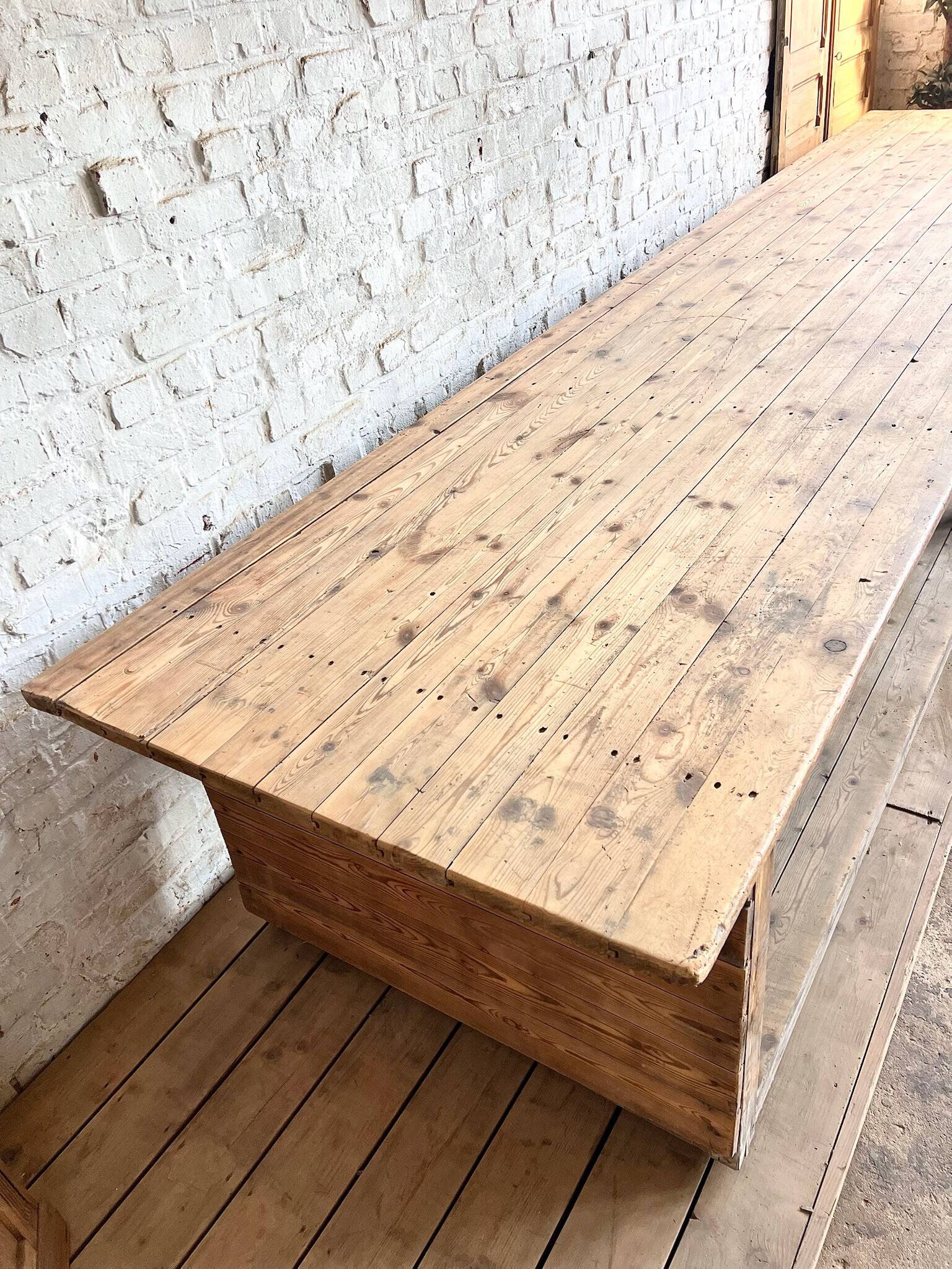 Old draper's table 4m30