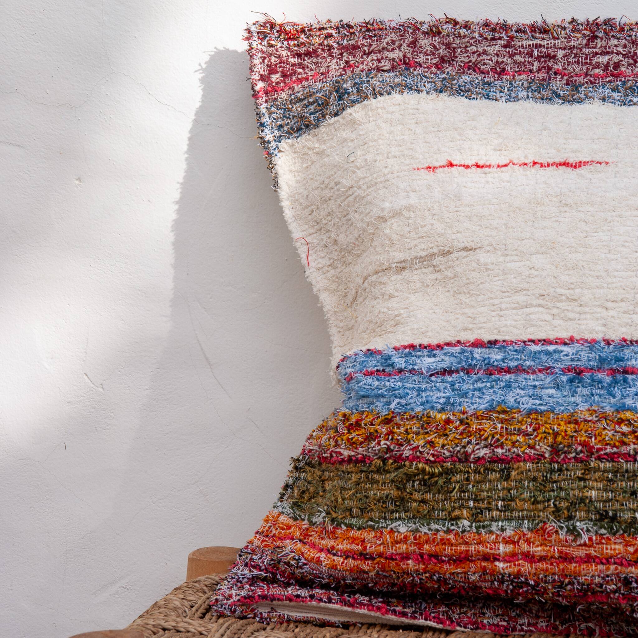 Housse de coussin artisanale en coton recyclé tissé main