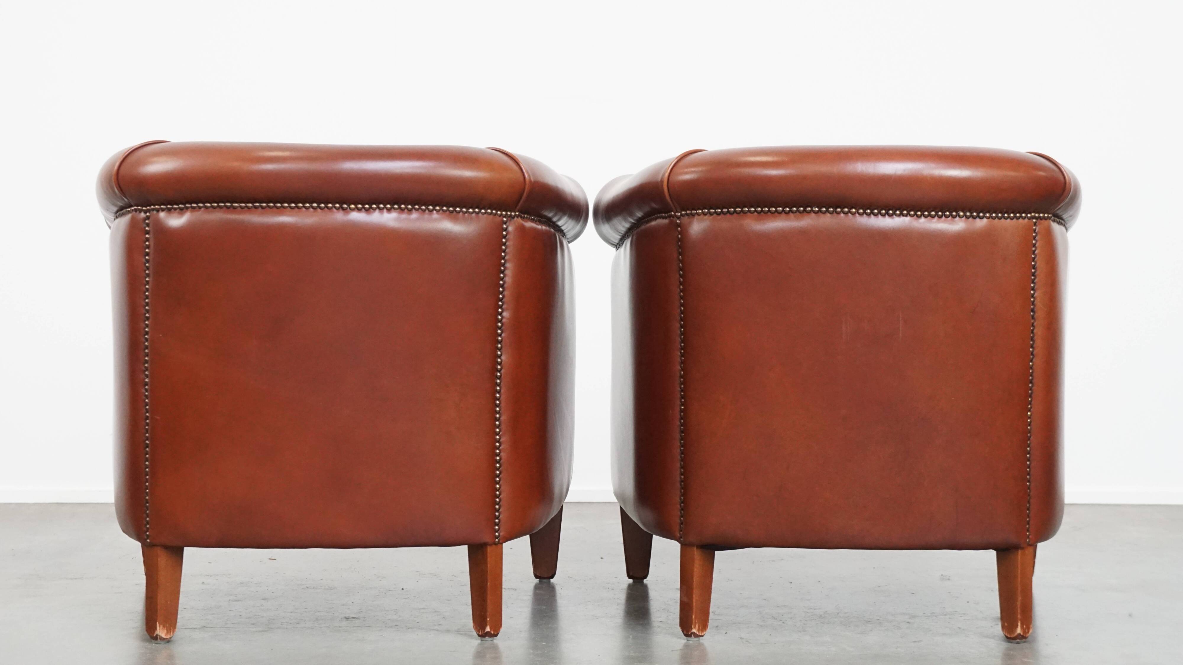 Set of 2 Club Chairs Made from Cowhide Leather