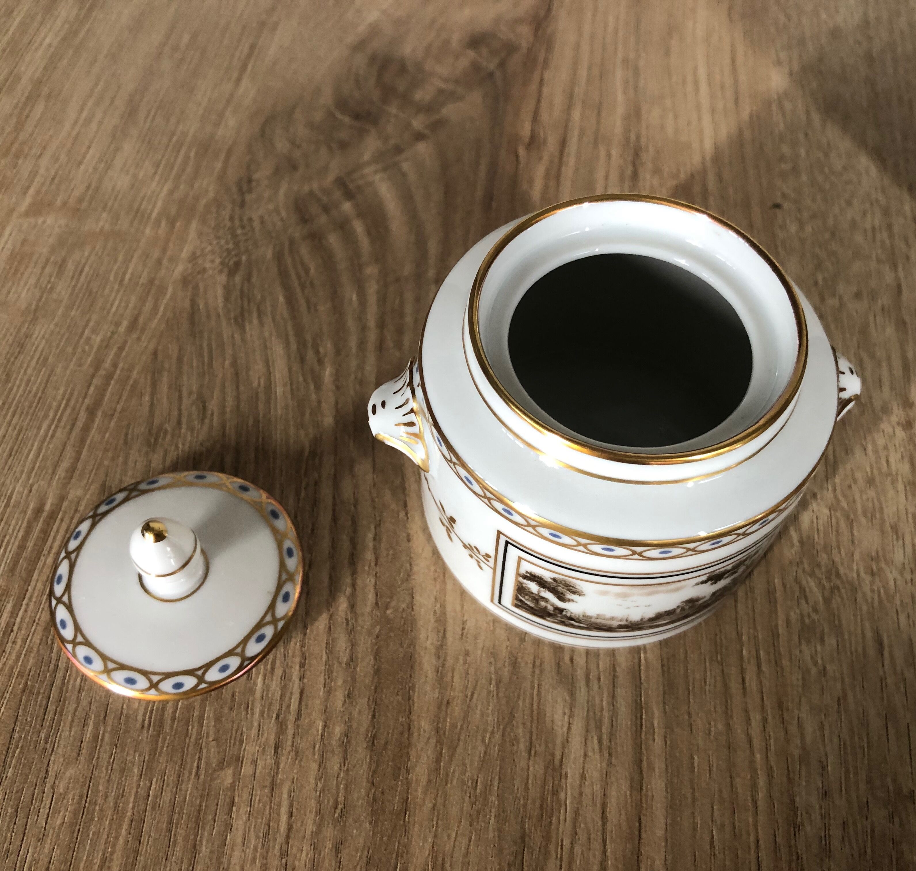 Mocha cups, creamer & sugar bowl in porcelain Richard Ginori