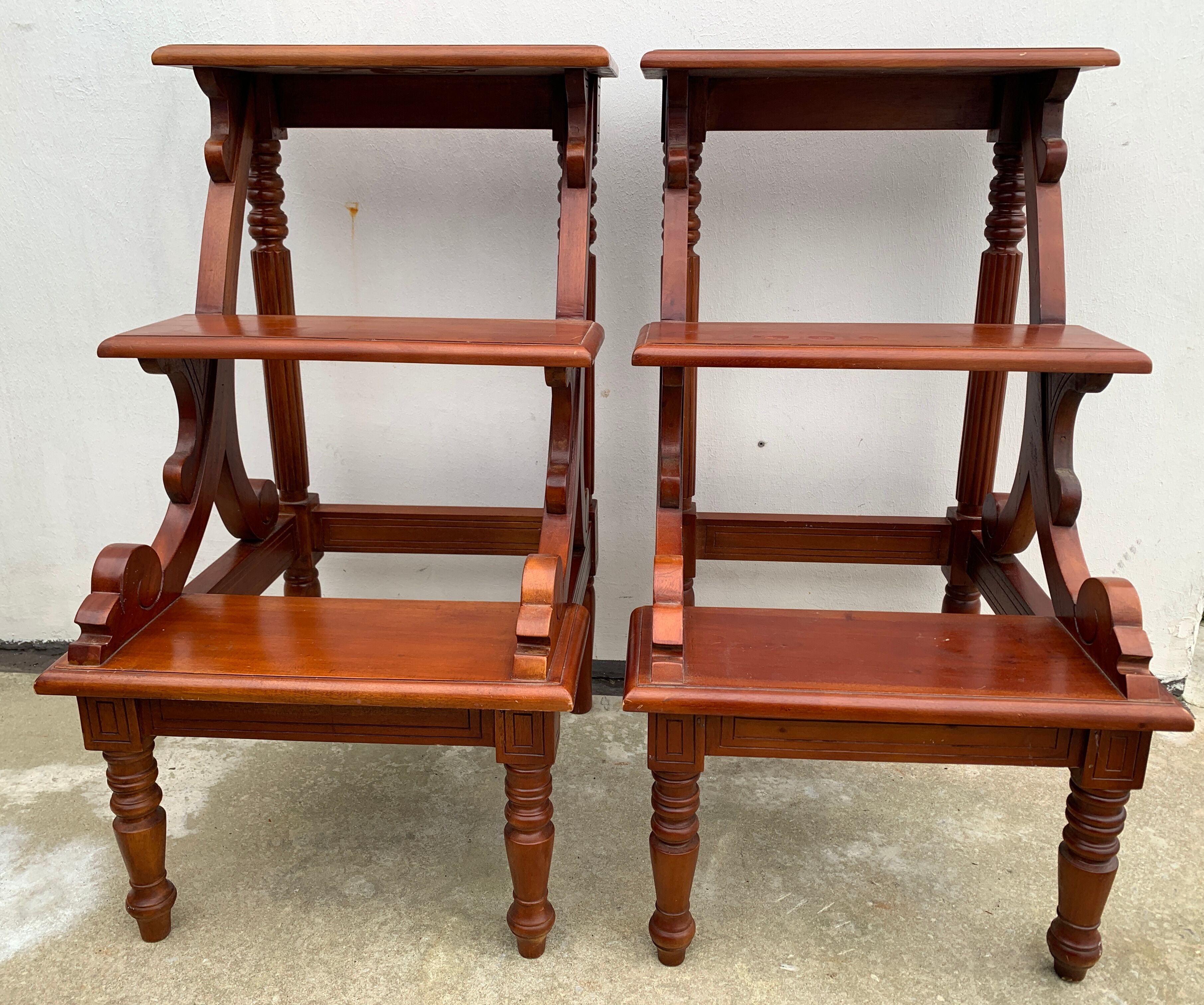 Escabeau anglais en bois XXème siècle