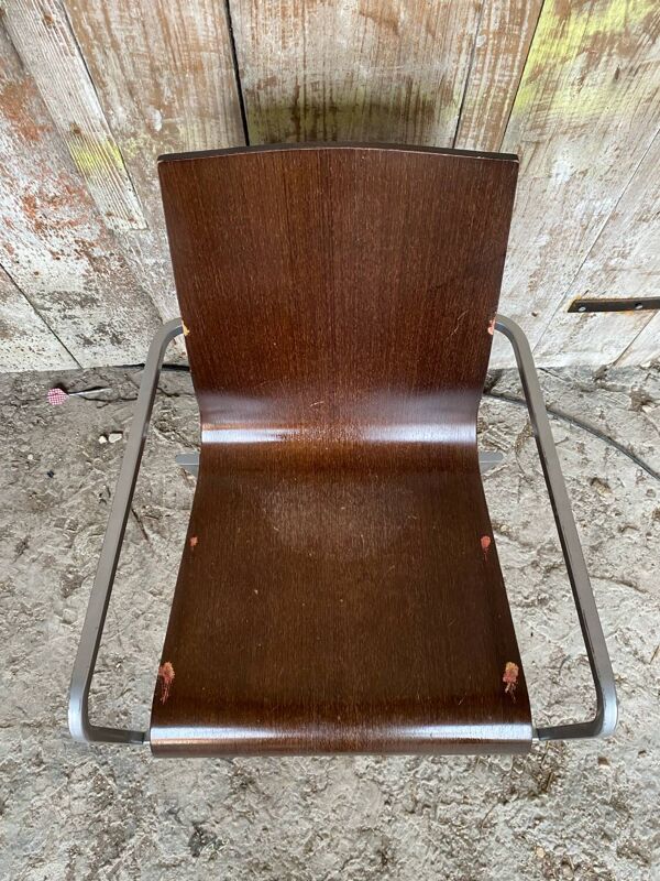 Fauteuil Zoe par Archirivolto édition Ligne Roset en métal gris et coque en bois