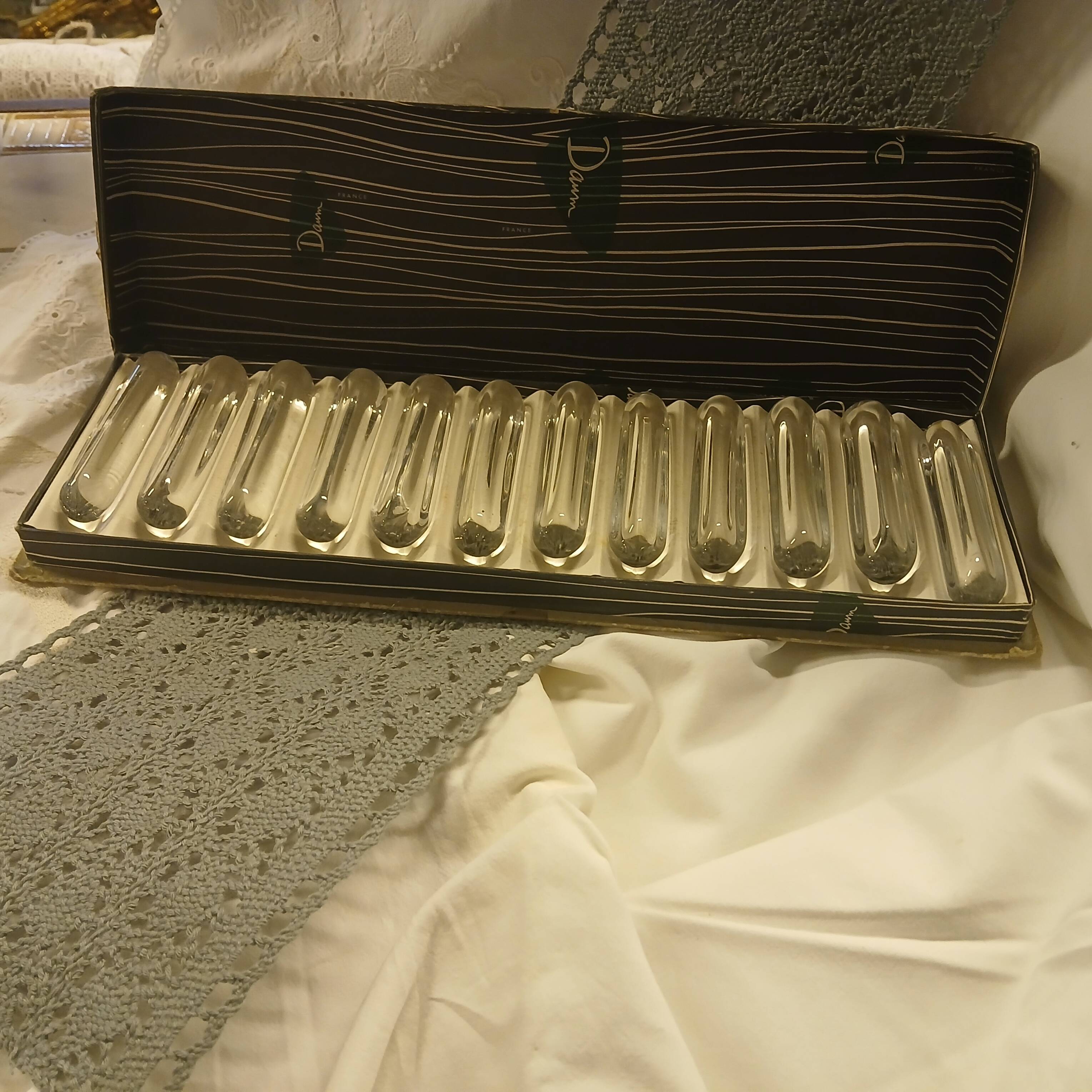 Boite portes couteaux crital