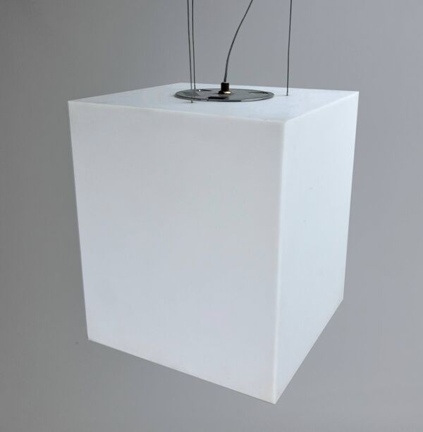Suspension design cube en plastique blanc par Delta light Belgium, années 1990