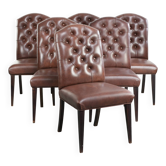 Ensemble de 6 chaises de salle à manger Chesterfield en cuir de vache couleur cognac.