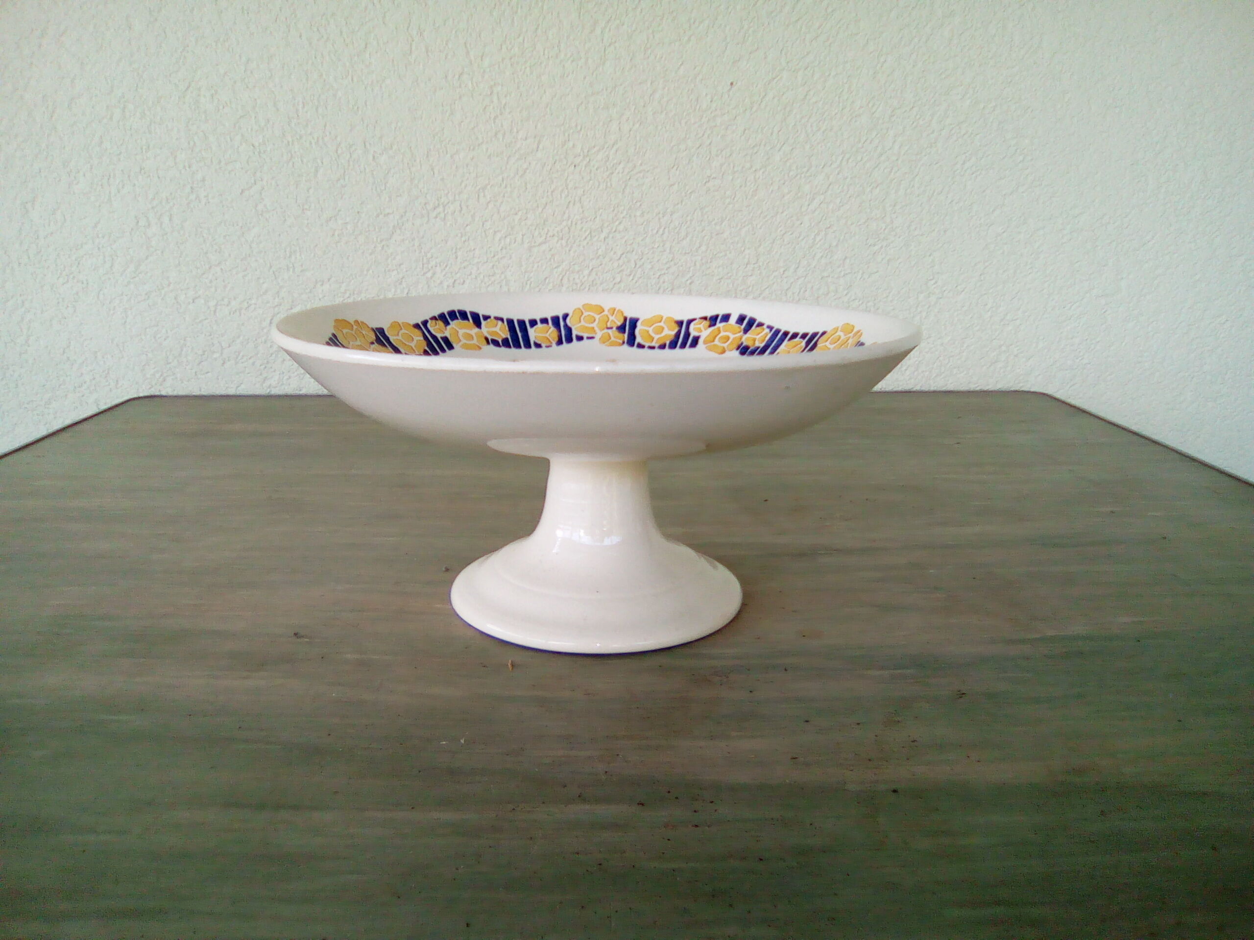 Iron earth fruit/biscuit cup choisy le roi