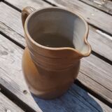 Berry sandstone pitcher