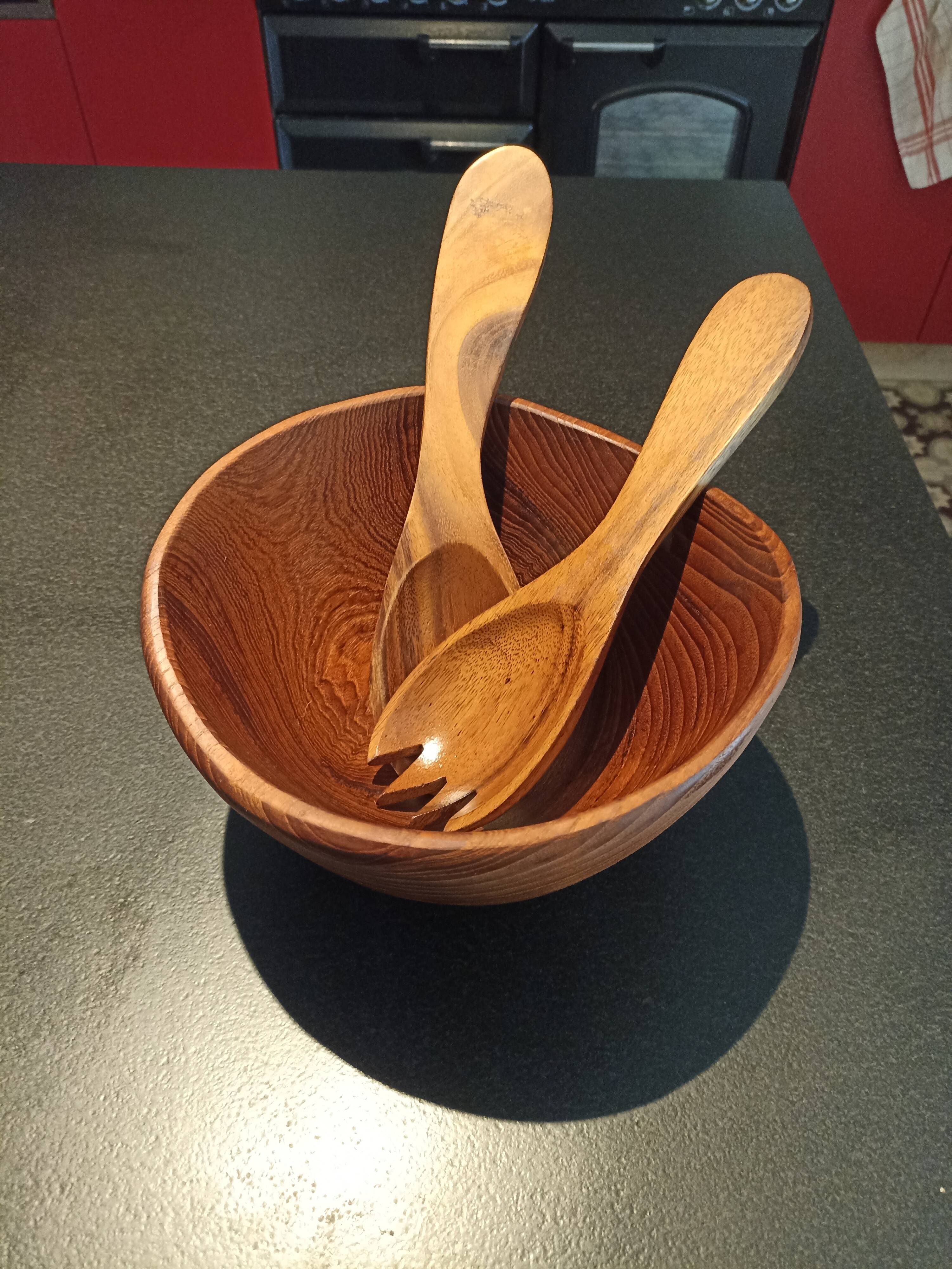 Salad bowl and salad cutlery made of exotic wood