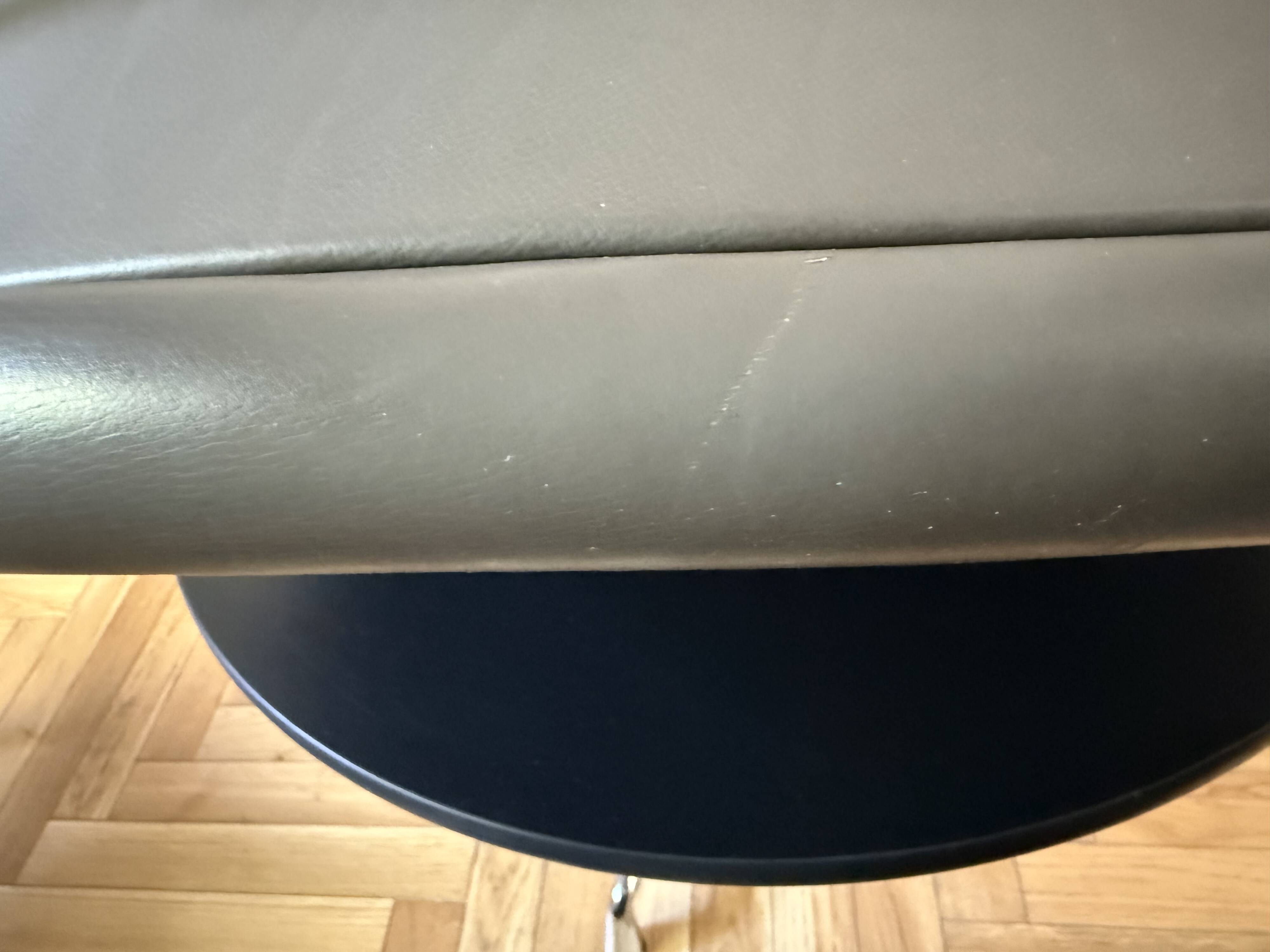Walker Knoll Club Armchair 369