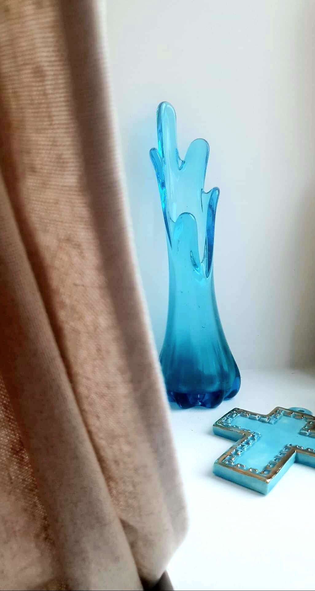 Corolla vase in blue glass
