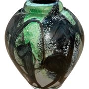 Vase Ada LOUMANI en verre soufflé dans les tons verts