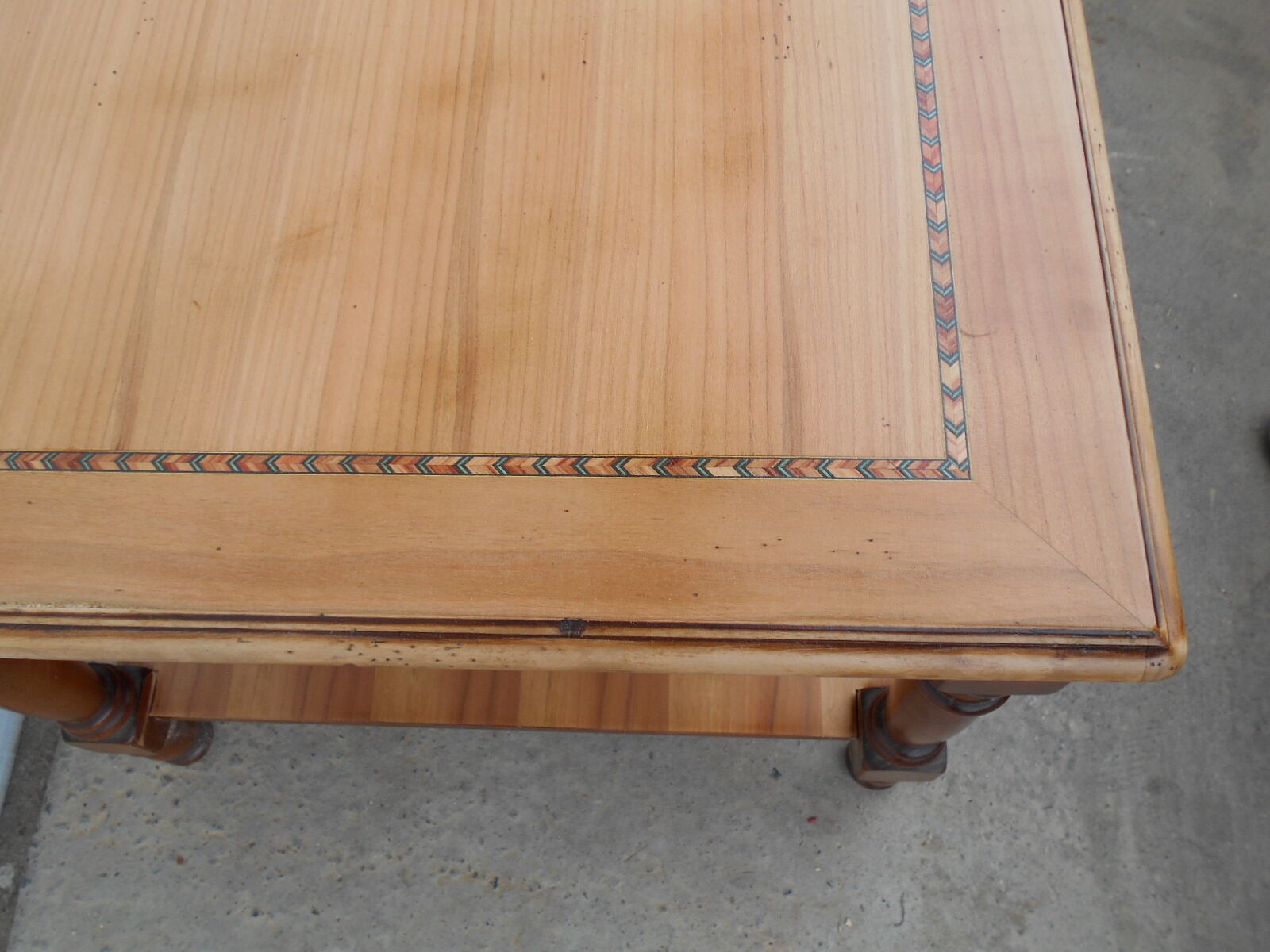 Coffee table, double tray