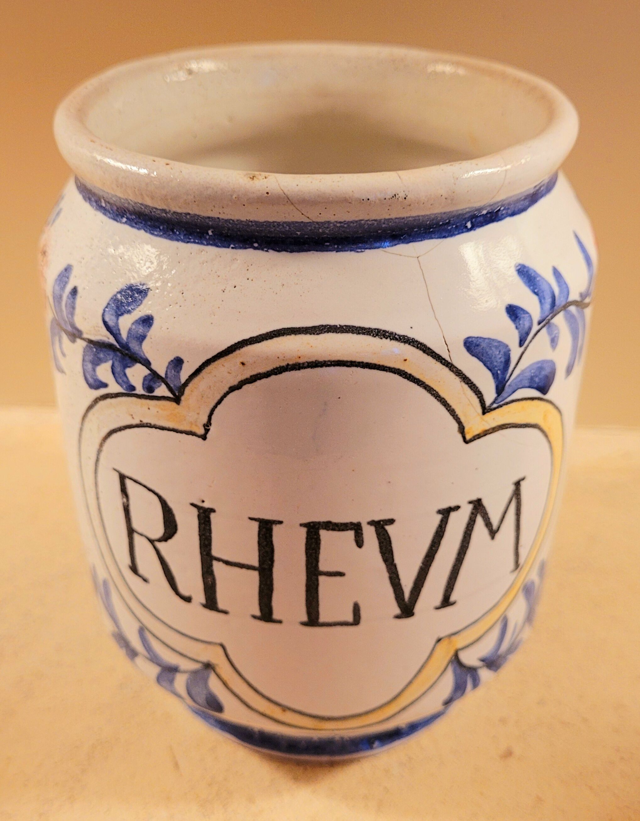 Ancien pot à pharmacie en faience vintage