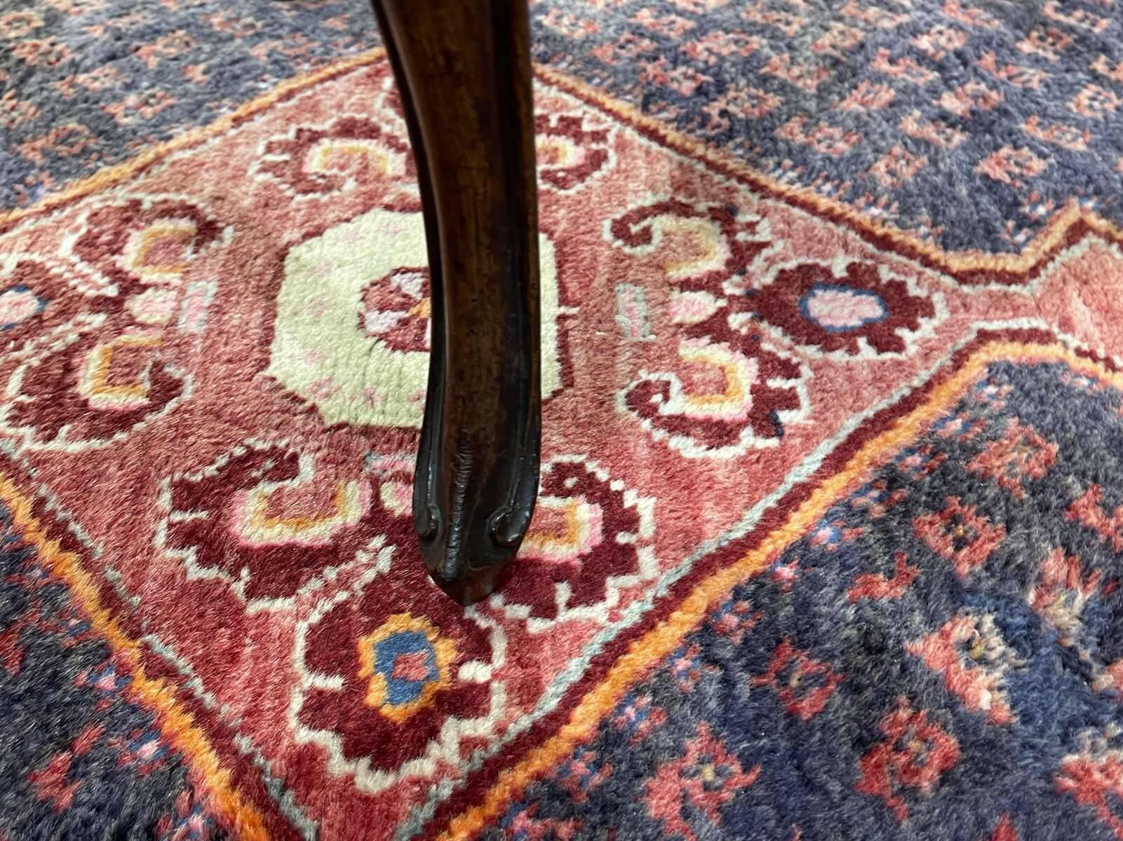 Set of 6 19th century English chairs in walnut