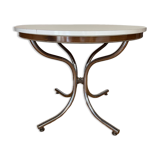 Round formica table
