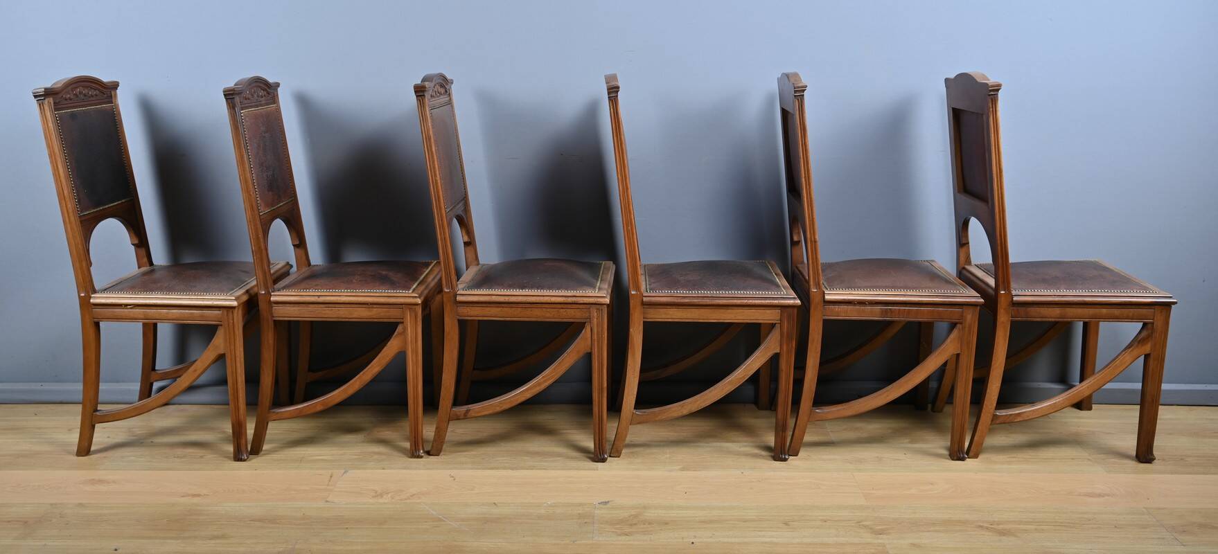 Set of 6 walnut chairs, Art Nouveau – Early 20th century