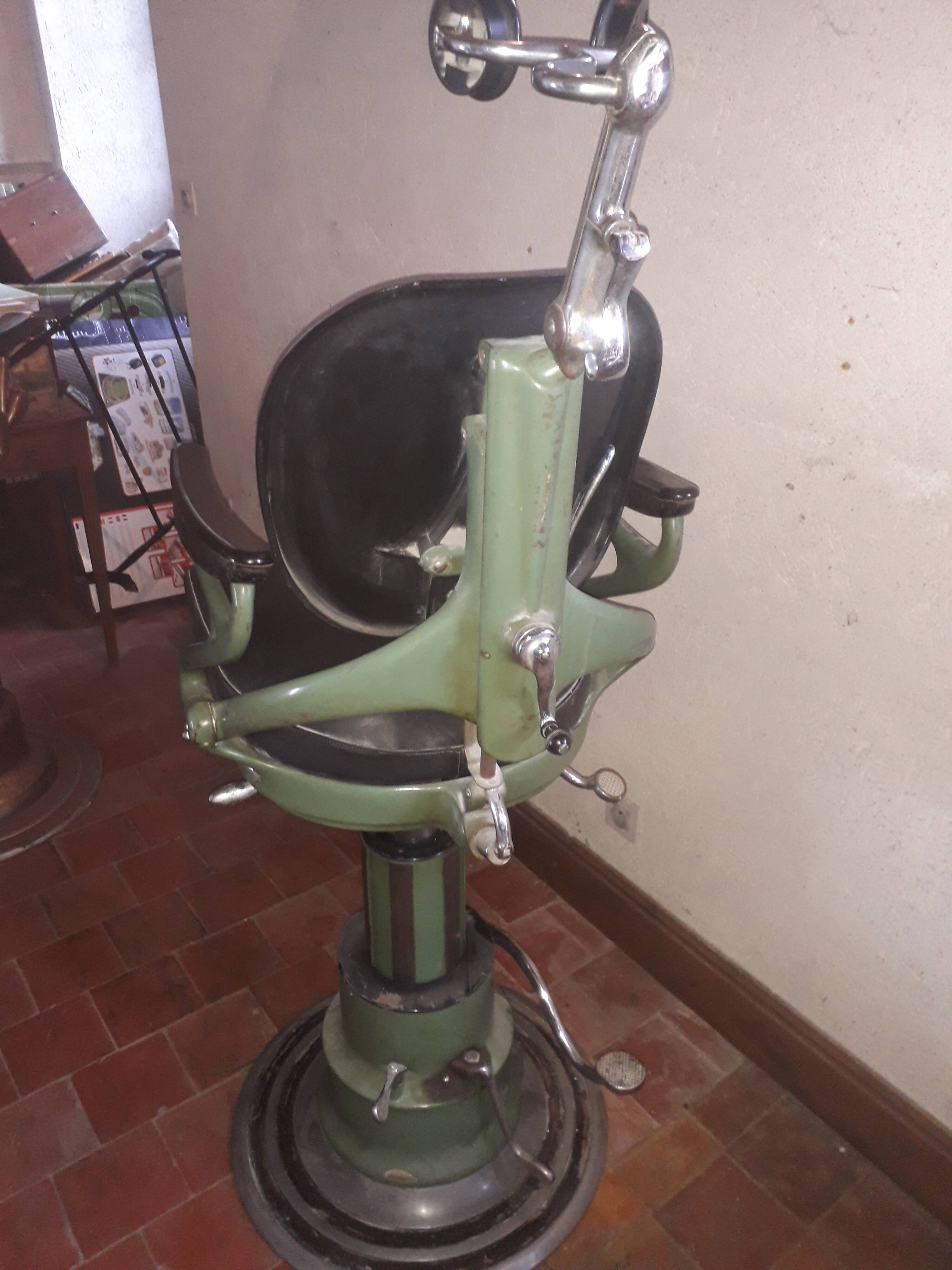 Fauteuil de dentiste 1950 marque Corno