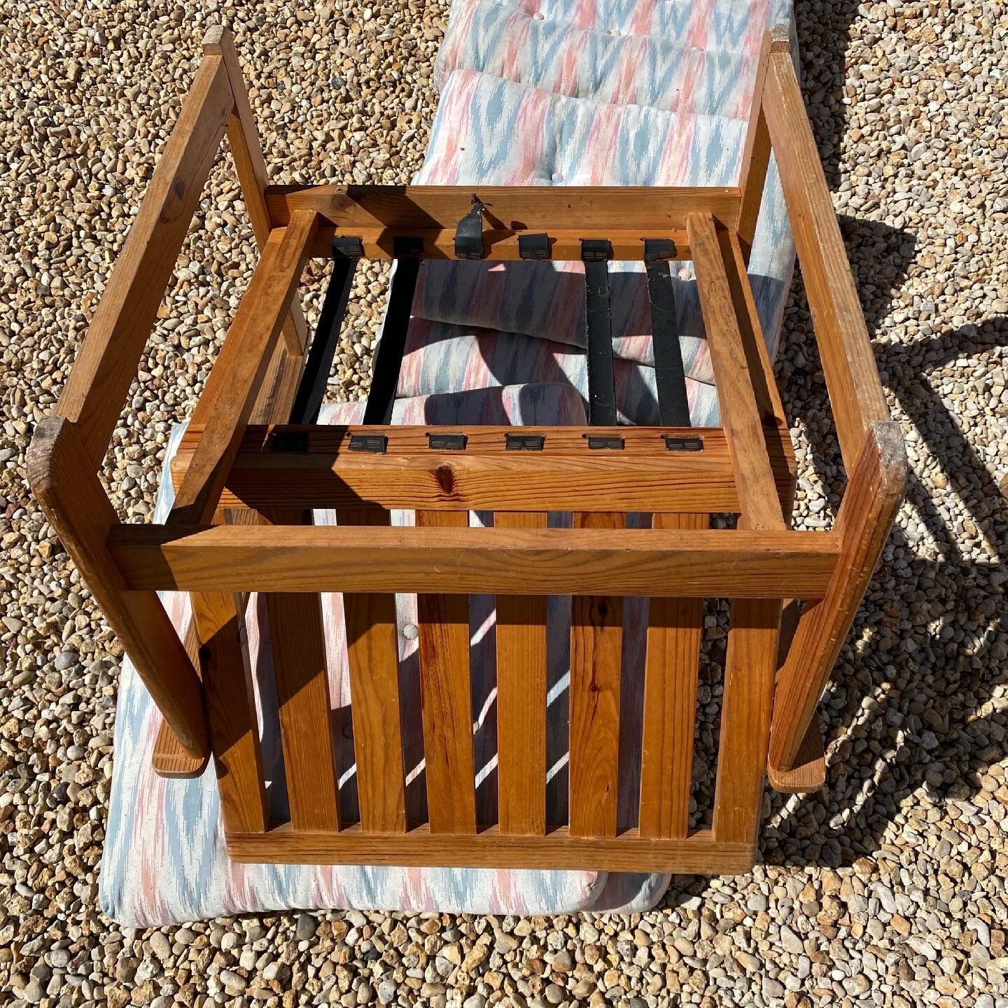 Vintage pitchpin lounge