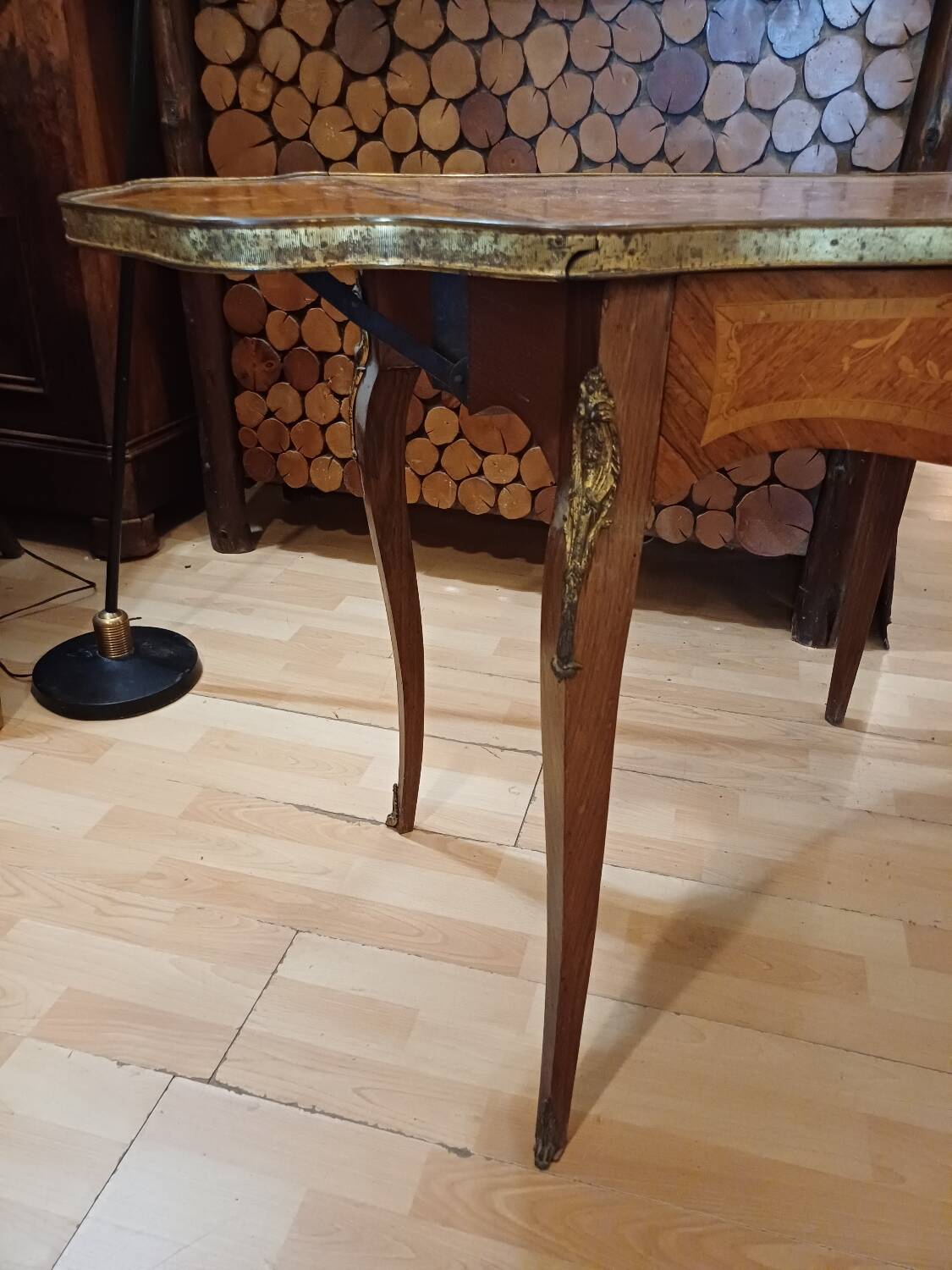 Table, drop-leaf desk "fully marquetry, Louis XV style, Period